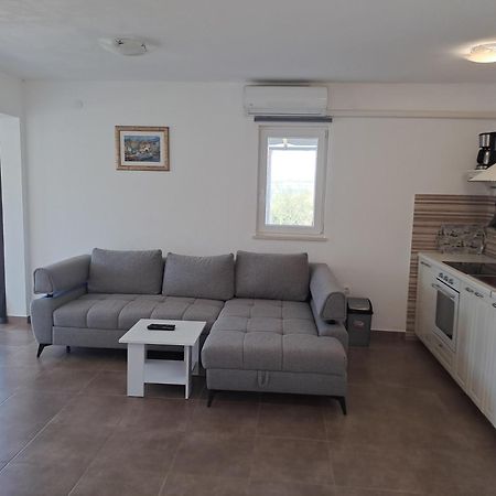 Nane Garden House With Heated Pool Villa Mirca  ภายนอก รูปภาพ