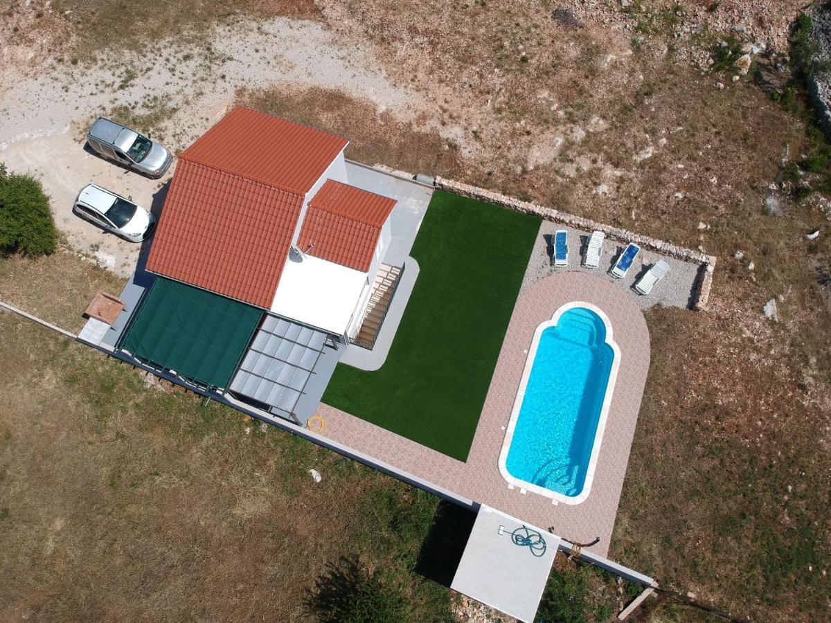 Nane Garden House With Heated Pool Villa Mirca  ภายนอก รูปภาพ