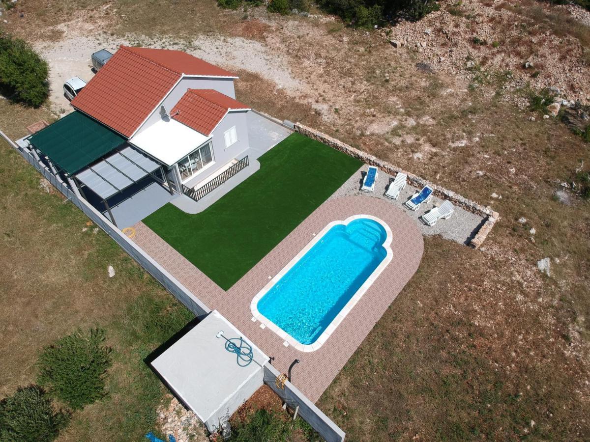 Nane Garden House With Heated Pool Villa Mirca  ภายนอก รูปภาพ