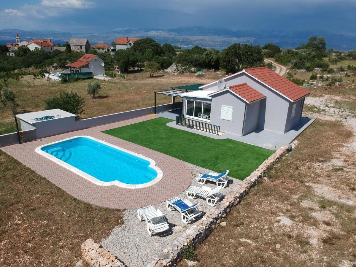 Nane Garden House With Heated Pool Villa Mirca  ภายนอก รูปภาพ