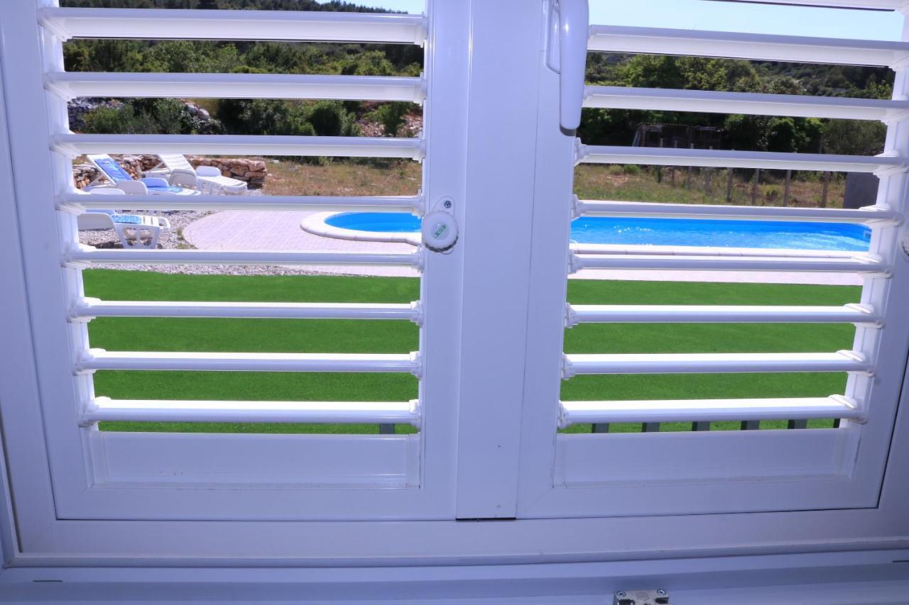 Nane Garden House With Heated Pool Villa Mirca  ภายนอก รูปภาพ