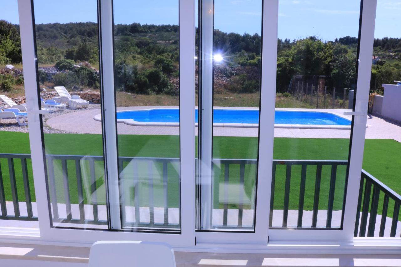 Nane Garden House With Heated Pool Villa Mirca  ภายนอก รูปภาพ